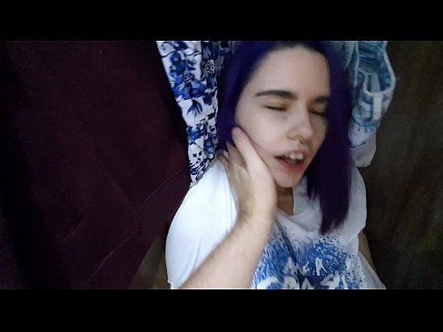 ❤️ Trovis mian fratinon en la ŝranko kaj helpis ŝin kumi ️❌ Seksofilmeto ĉe ni ❌